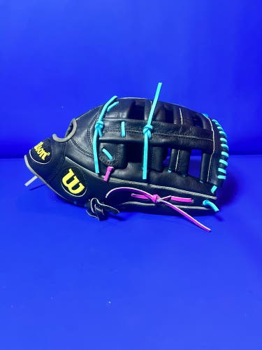 Wilson A2000 Baseball Glove 12.75" (Used)
