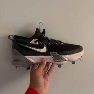Black Men's Size M 10.5 (W 11.5) Adult Nike Trout Metal (Used)