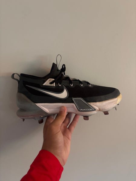 Black Men's Size M 10.5 (W 11.5) Adult Nike Trout Metal (Used)