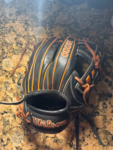 Wilson RH Infield A2000 Baseball Glove 11.5" (Used)