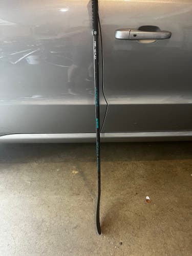 Youth Bauer Twitch Right Handed Hockey Stick P28 (Used)
