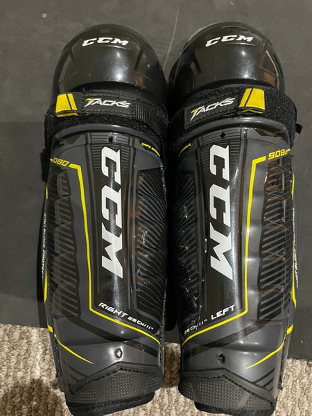 Junior CCM Tracks 9080 Shin Pads Size 11 (Never Used)