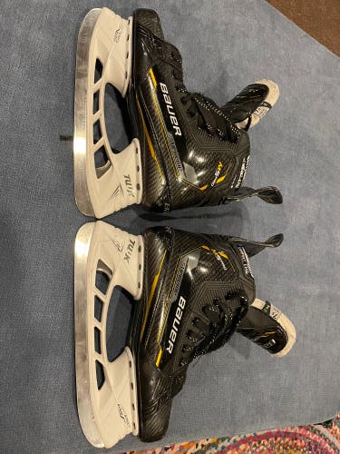 Bauer Supreme M5 Pro Hockey Skates Regular Width 7.5 (Used)