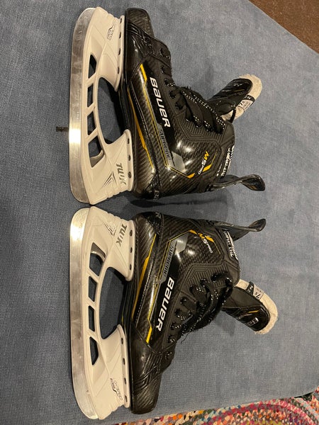 Bauer Supreme M5 Pro Hockey Skates Regular Width  7.5 (Used)