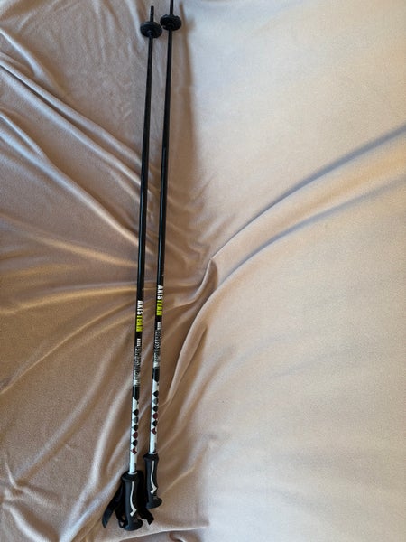 54in (135cm) Axis All Mountain Team Ski Poles (Used)