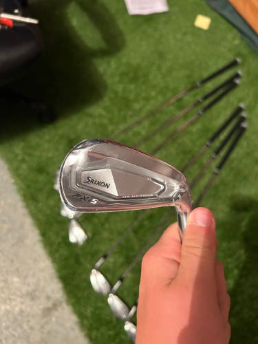 BRAND New Srixon ZXi5 Right Handed Iron Set Regular Flex Steel Shaft (New)