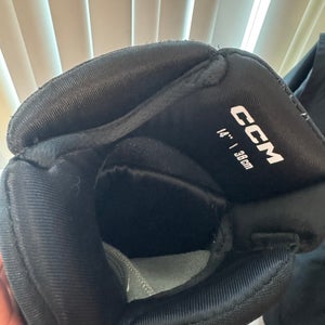 CCM Gloves 14" (Used)