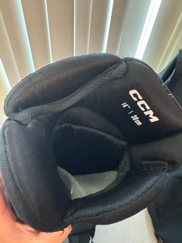CCM Gloves 14" (Used)