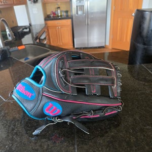 Wilson RH Outfield A2000 Baseball Glove 12.5" (Used) SOUTH BEACH