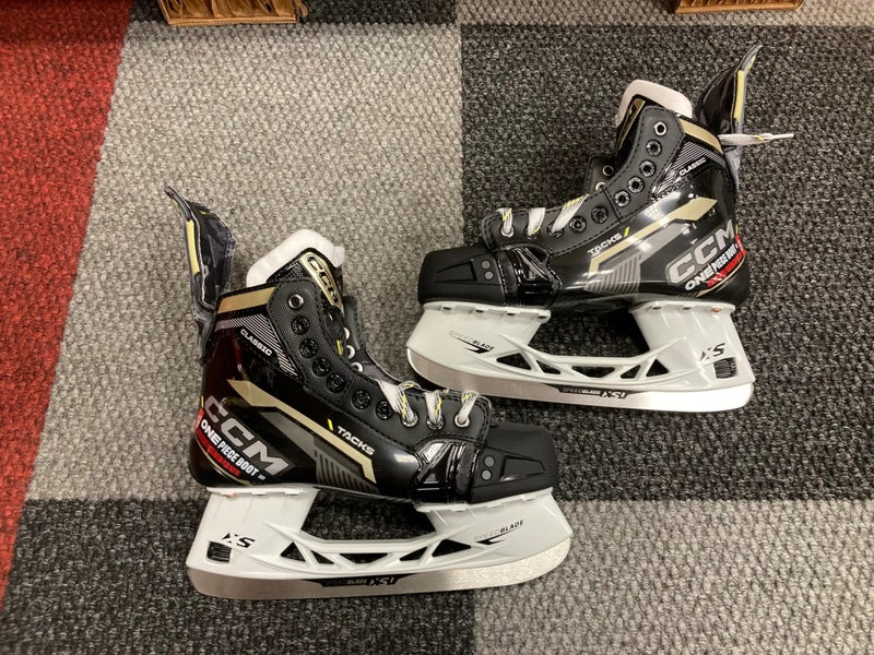 NEW Senior CCM Classic Hockey Skates Size 7