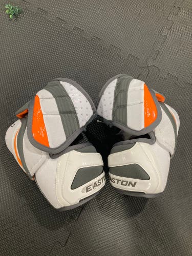 Medium Senior Easton Mako Elbow Pads (Used)