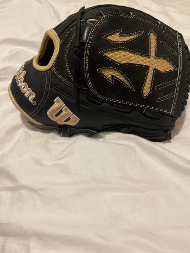 Wilson A2000 SuperSkin B23 12" Pitcher's Glove: WBW101391