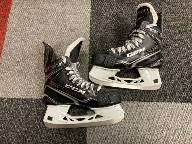 NEW Intermediate CCM RibCor 90K Hockey Skates Size 6