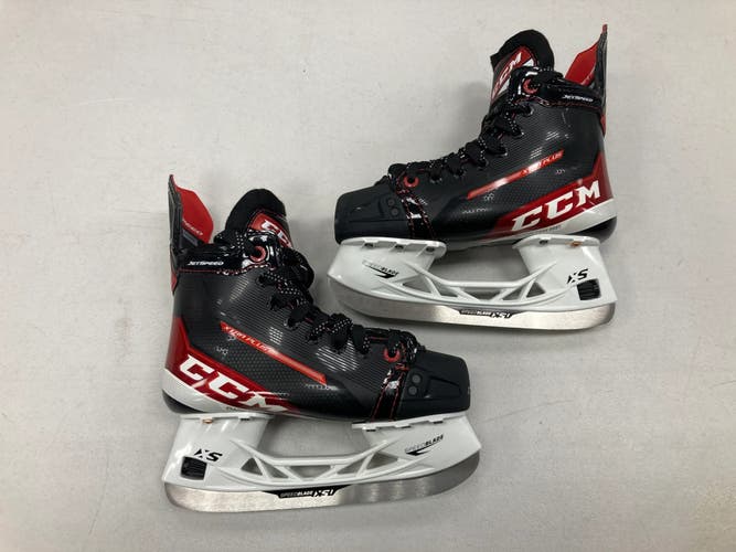 NEW Junior CCM Jetspeed XTRA PLUS Hockey Skates Size 2.5