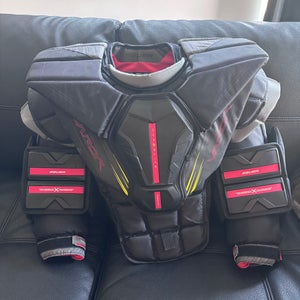 Small Bauer Vapor Hyperlite 2 Goalie Chest Protector