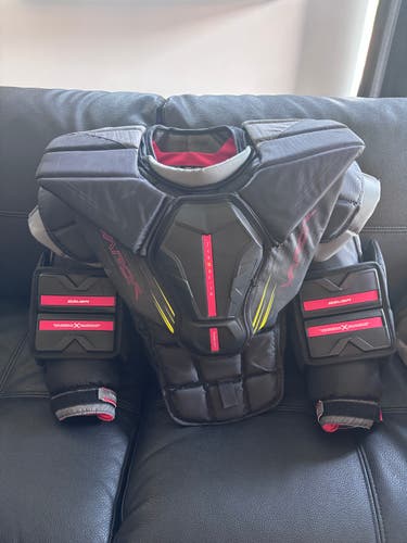 Small Bauer Vapor Hyperlite 2 Goalie Chest Protector