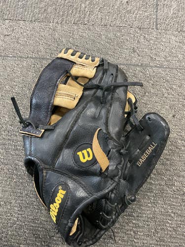 Used Wilson MAJOR LEAGUE BASEBALL BB/SB Glove RH Throw Black 11" 11614-S000218832