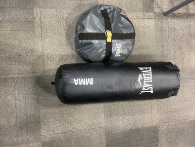 Used Everlast MMA 70LB BAG Boxing Heavy Bag Black 70 lb 11614-S000218791