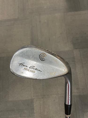 Used Cleveland TOUR ACTION 588 Golf Chipper RH 60 Degree 11614-S000218788