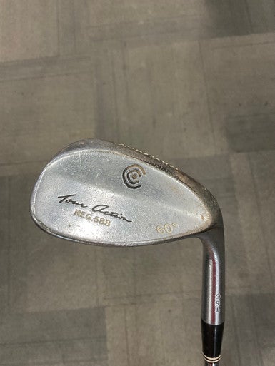Used Cleveland TOUR ACTION 588 Golf Chipper RH 60 Degree 11614-S000218788