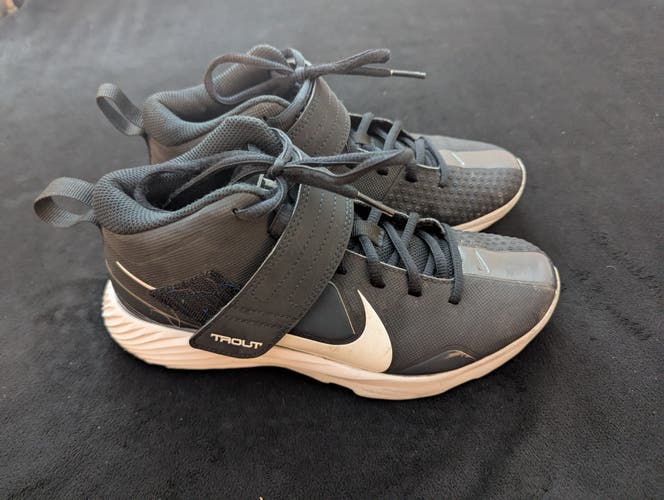 Used Nike Force Trout 7 Turf Baseball Shoes Size 5Y
