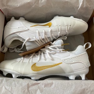 White Men's Size M 10.5 (W 11.5)  Nike Low Top Huarache (New)