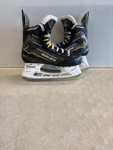 Used Bauer M40 Junior Hockey Skate Junior 02.5 11858-S000077752