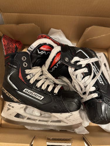 Bauer Vapor XLTX Pro Hockey Skates Regular Width Size 3 (Used)