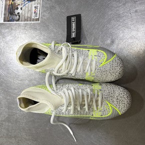 Used Nike Soccer Cleats Optic Yellow Junior 05.5 11605-S000204623