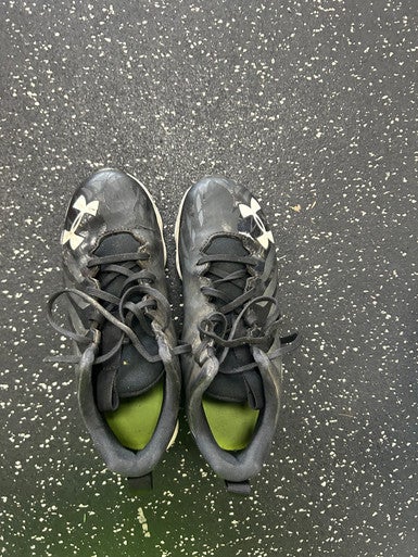 Used Under Armour Jr FB Cleats Black Junior 04.5 11849-S000030392