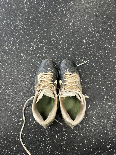 Used Nike Adult FB Cleats Black And Grey Senior 8.5 11849-S000030364