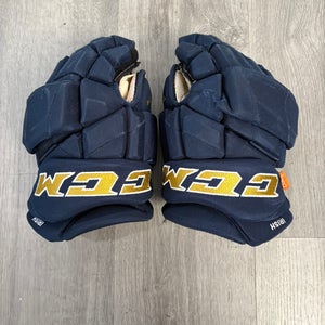 Notre Dame Irish Game Worn CCM HGJSPP Gloves 13" Pro Stock (Used)
