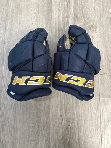 Notre Dame Irish Game Worn CCM HGJSPP Gloves 13" Pro Stock (Used)