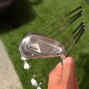BRAND New Srixon ZXi5 Right Handed Iron Set Regular Flex  Steel Shaft (New)