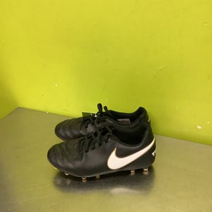 Used Nike TIEMPO Soccer Cleats Black Junior 06 11686-S000044810