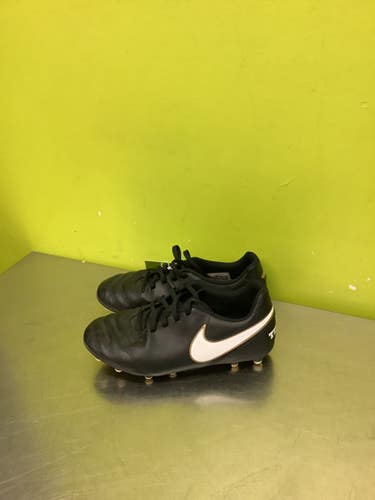 Used Nike TIEMPO Soccer Cleats Black Junior 06 11686-S000044810