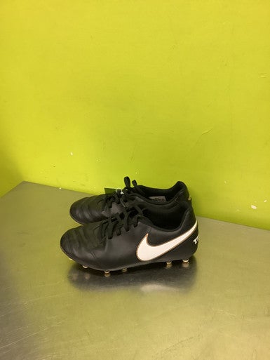 Used Nike TIEMPO Soccer Cleats Black Junior 06 11686-S000044810