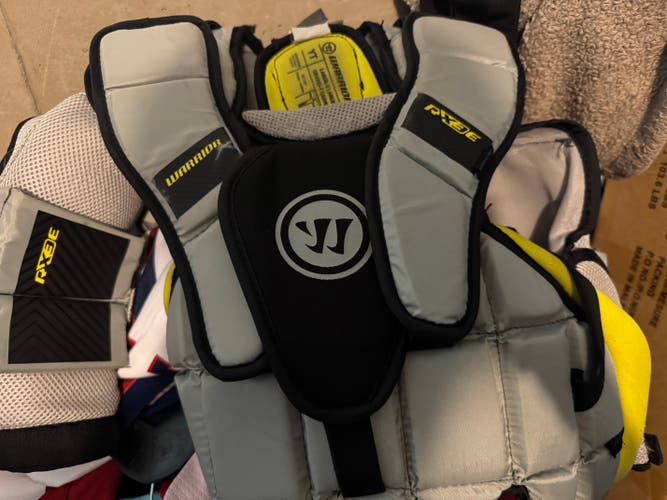 Large/Extra Large Warrior Ritual X3E Goalie Chest Protector