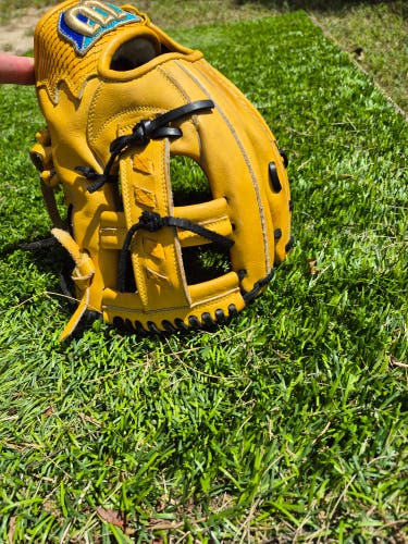 2017 Infield RH Wilson Staff Baseball Glove 11.5" (Used)