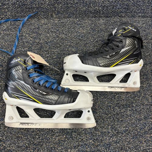 Junior CCM Tacks 4092 Hockey Goalie Skates Regular Width Size 1.5 (Used)