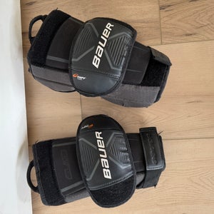 Used Bauer Elite Knee Guards Intermediate