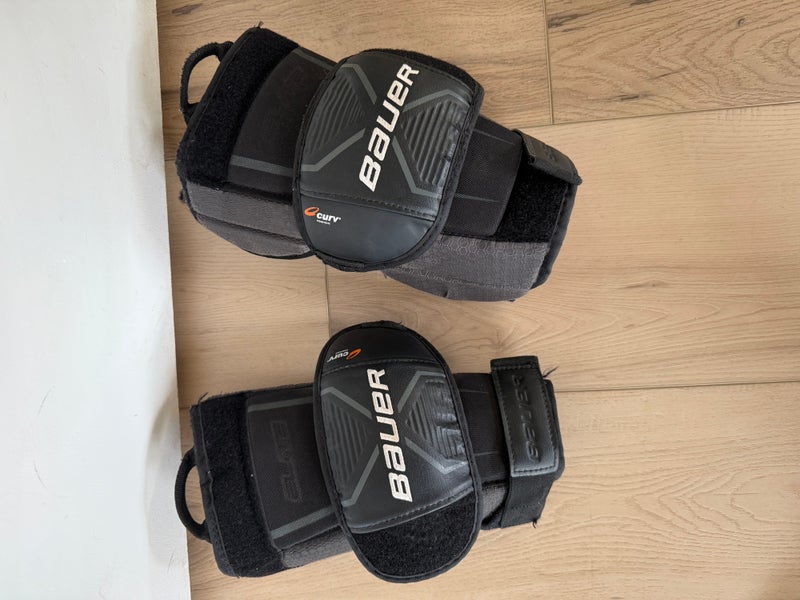 Used Bauer Elite Knee Guards Intermediate