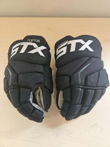 Boston Bruins Connor Clifton STX Surgeon Gloves 14" Pro Stock (Used)