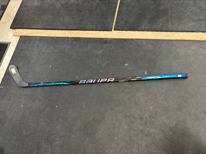 Intermediate 55 Flex RH Bauer Nexus Sync Hockey Stick P28  (New)