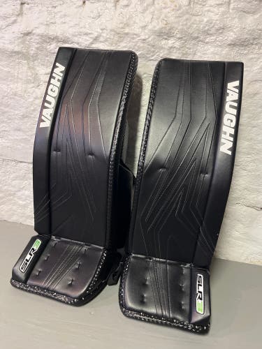 Vaughn SLR 3 pro leg pads