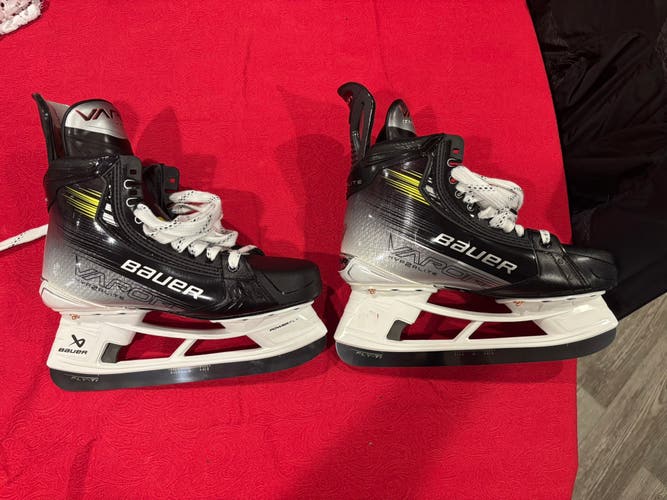 2023 Bauer Vapor Hyperlite 2 Hockey Skates 9.5 (New)