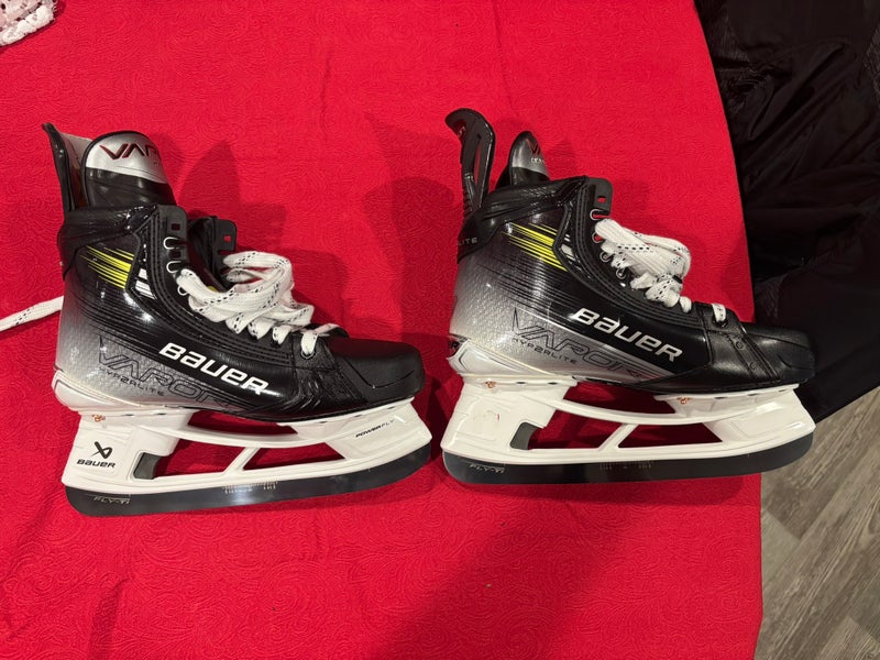 2023 Bauer Vapor Hyperlite 2 Hockey Skates 9.5 (New)