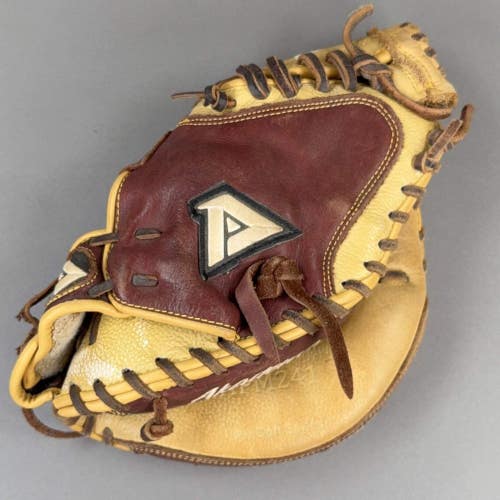 Akadema APM 241 33"" Right Hand Thrower Catchers Mitt