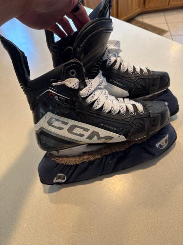 CCM JetSpeed FT6 Pro Hockey Skates Regular Width 8 (Used)