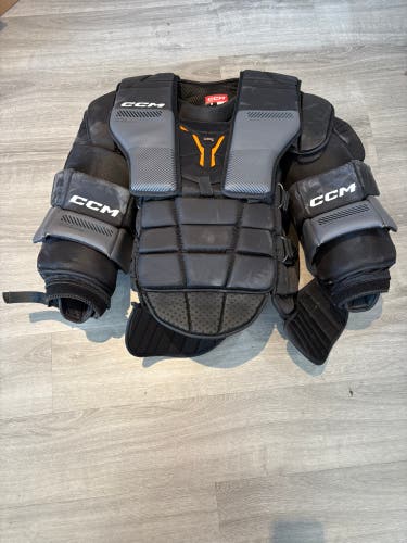 Lightly Used CCM pro Goalie Chest Protector Pro Stock Fit 4 (Used)